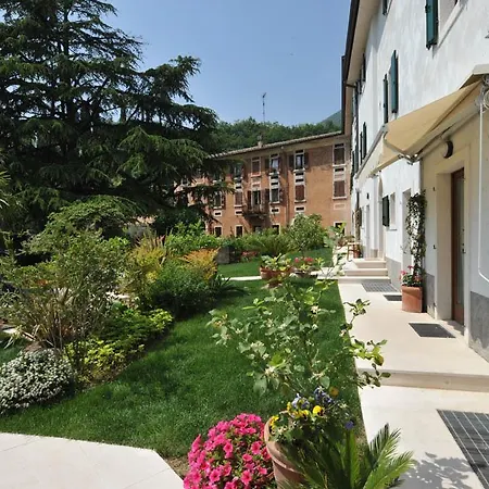 아파트 La Corte Dei Limoni